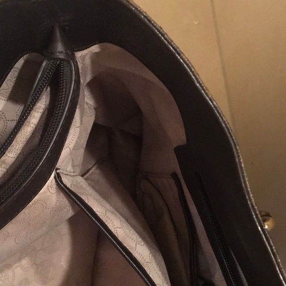 Large Michael Kors Tote - Picture 7 of 8